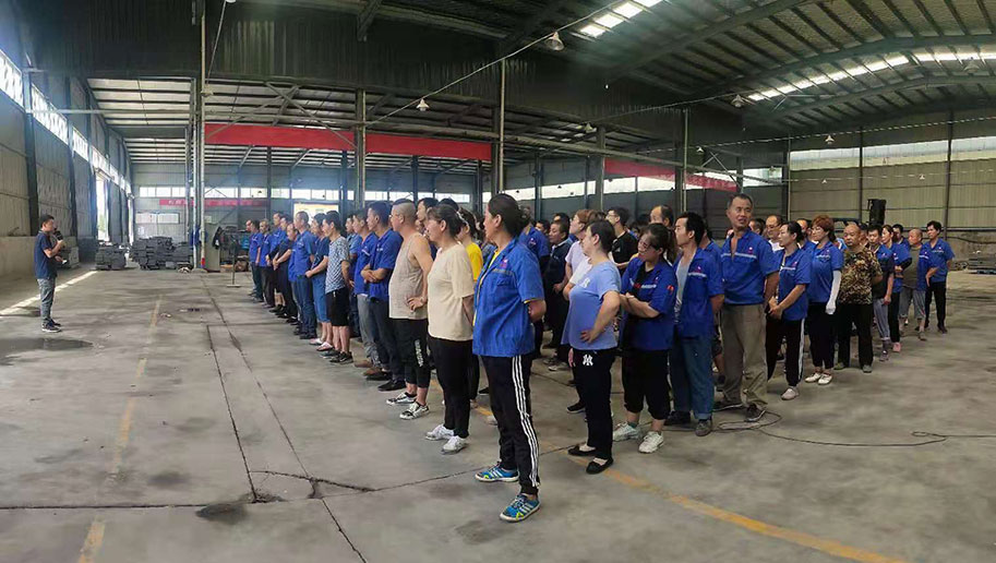 西安三鋁鋁模板科技有限公司對超額完成任務(wù)部門員工發(fā)放現(xiàn)金獎勵！